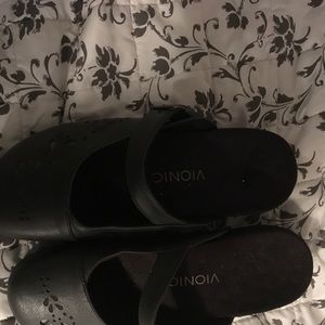 Vionic Sz 9 Black slides